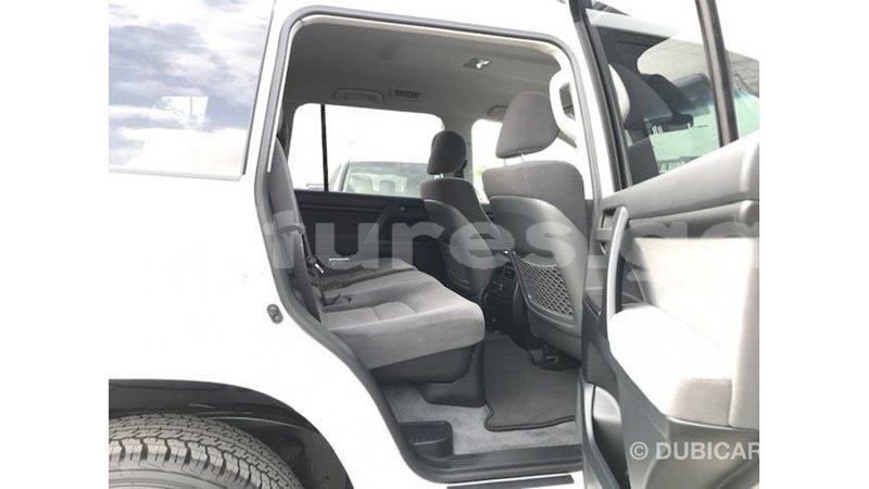 Big with watermark toyota land cruiser estuaire import dubai 5970