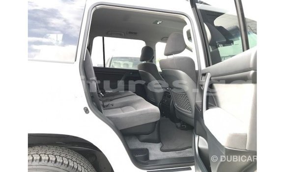 Buy Import Toyota Land Cruiser White Car in Import - Dubai in Estuary Buy Import Toyota Land Cruiser White Car in Import - Dubai in Estuary