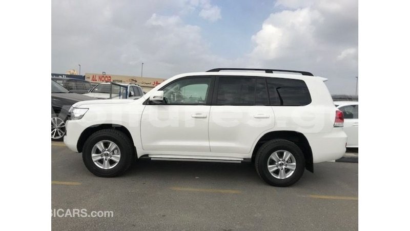 Big with watermark toyota land cruiser estuaire import dubai 5970