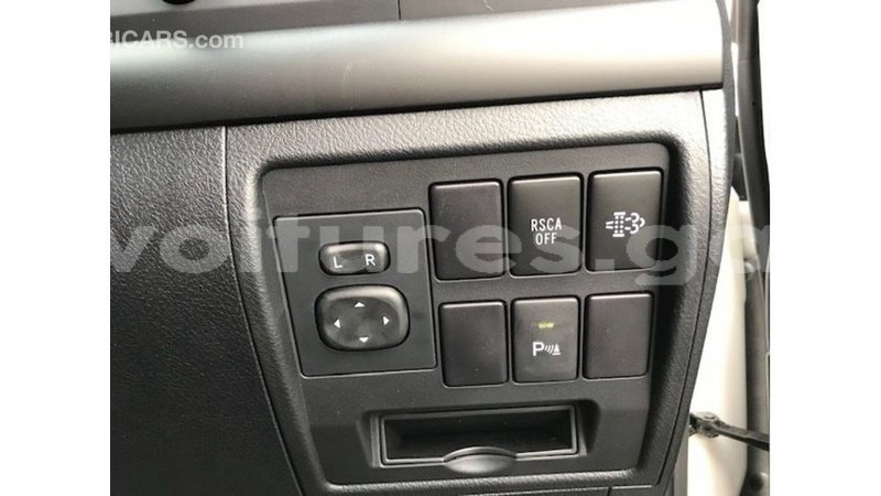 Big with watermark toyota land cruiser estuaire import dubai 5970