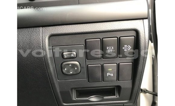 Buy Import Toyota Land Cruiser White Car in Import - Dubai in Estuary Buy Import Toyota Land Cruiser White Car in Import - Dubai in Estuary