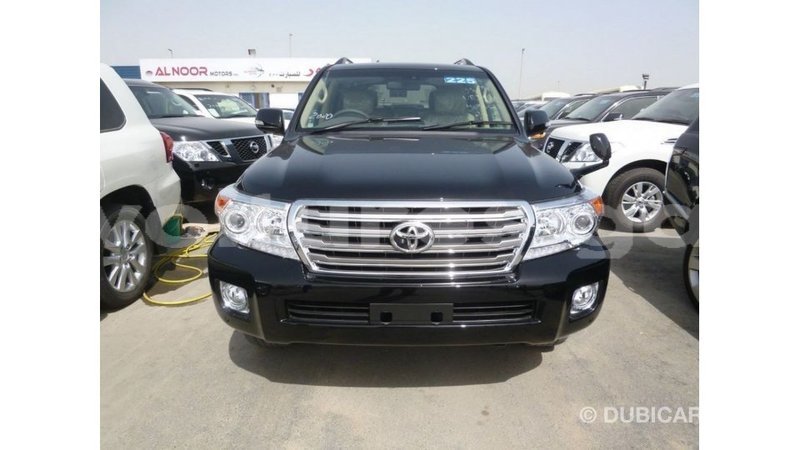 Big with watermark toyota land cruiser estuaire import dubai 5971