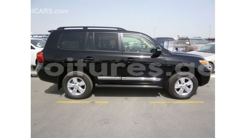Big with watermark toyota land cruiser estuaire import dubai 5971