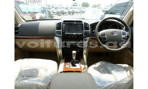 Buy Import Toyota Land Cruiser White Car in Import - Dubai in Estuary Buy Import Toyota Land Cruiser White Car in Import - Dubai in Estuary