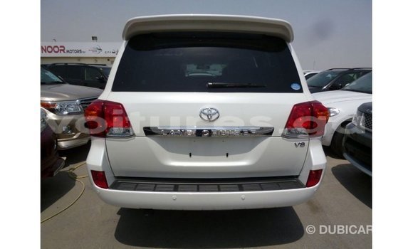 Buy Import Toyota Land Cruiser White Car in Import - Dubai in Estuary Buy Import Toyota Land Cruiser White Car in Import - Dubai in Estuary