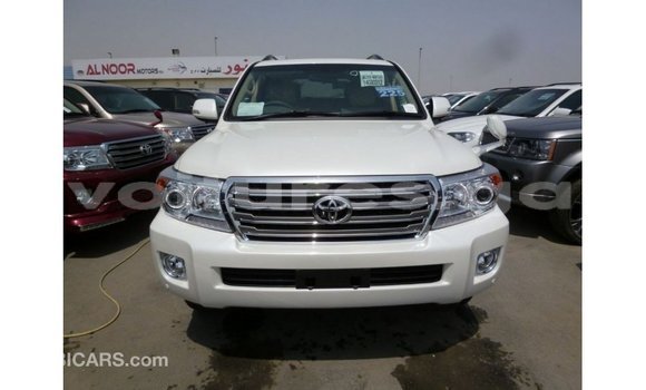 Buy Import Toyota Land Cruiser White Car in Import - Dubai in Estuary Buy Import Toyota Land Cruiser White Car in Import - Dubai in Estuary