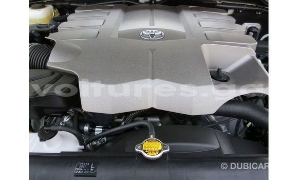 Buy Import Toyota Land Cruiser White Car in Import - Dubai in Estuary Buy Import Toyota Land Cruiser White Car in Import - Dubai in Estuary