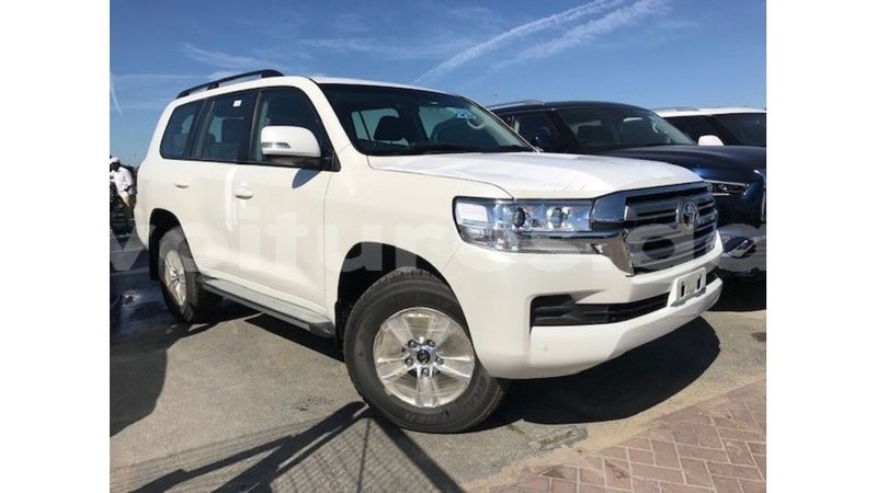 Big with watermark toyota land cruiser estuaire import dubai 5974