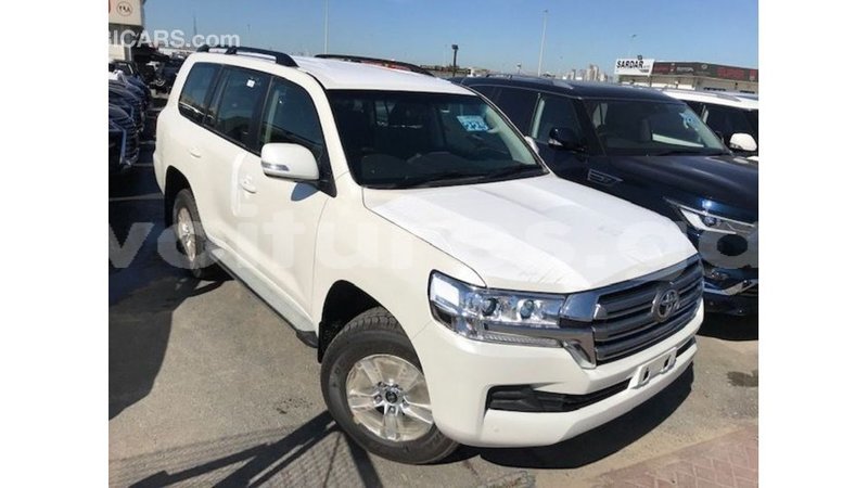 Big with watermark toyota land cruiser estuaire import dubai 5974