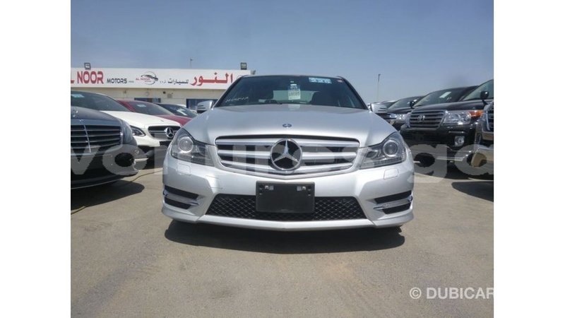 Big with watermark mercedes benz 200 estuaire import dubai 5975