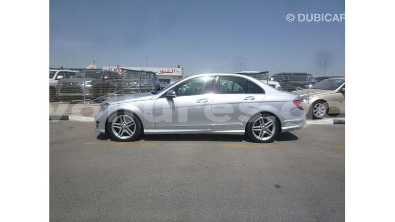 Big with watermark mercedes benz 200 estuaire import dubai 5975