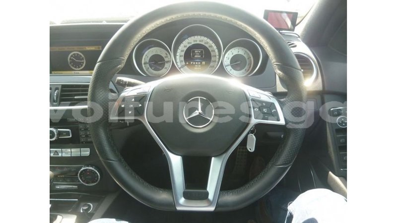 Big with watermark mercedes benz 200 estuaire import dubai 5975