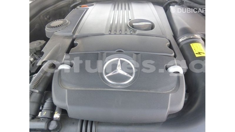 Big with watermark mercedes benz 200 estuaire import dubai 5975