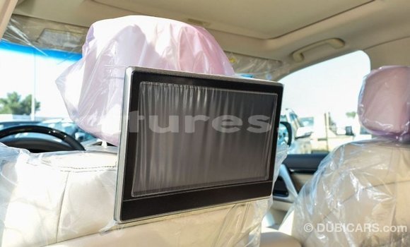 Acheter Import Voiture Toyota Land Cruiser Blanc à Import - Dubai, Estuaire Acheter Import Voiture Toyota Land Cruiser Blanc à Import - Dubai, Estuaire