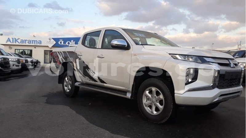 Big with watermark mitsubishi l200 estuaire import dubai 5979