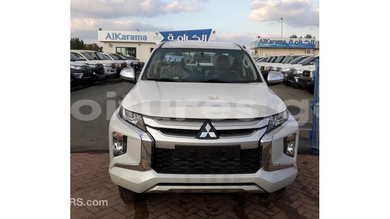 Big with watermark mitsubishi l200 estuaire import dubai 5979