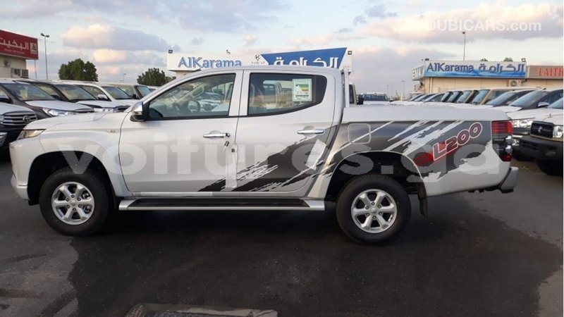 Big with watermark mitsubishi l200 estuaire import dubai 5979