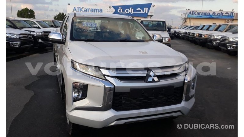 Big with watermark mitsubishi l200 estuaire import dubai 5979