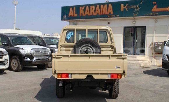 Acheter Import Voiture Toyota Land Cruiser Beige à Import - Dubai, Estuaire Acheter Import Voiture Toyota Land Cruiser Beige à Import - Dubai, Estuaire