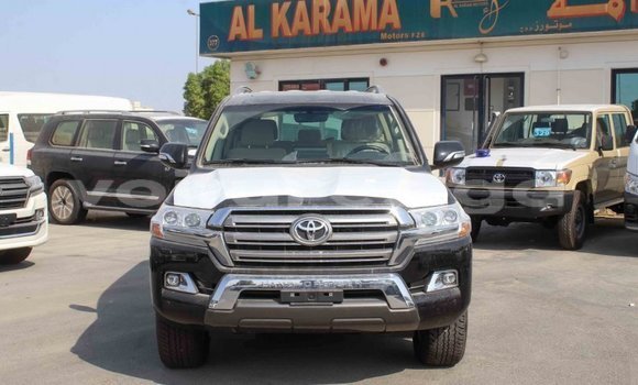 Acheter Import Voiture Toyota Land Cruiser Noir à Import - Dubai, Estuaire Acheter Import Voiture Toyota Land Cruiser Noir à Import - Dubai, Estuaire