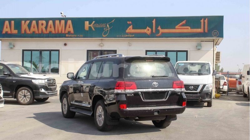 Big with watermark toyota land cruiser estuaire import dubai 5984