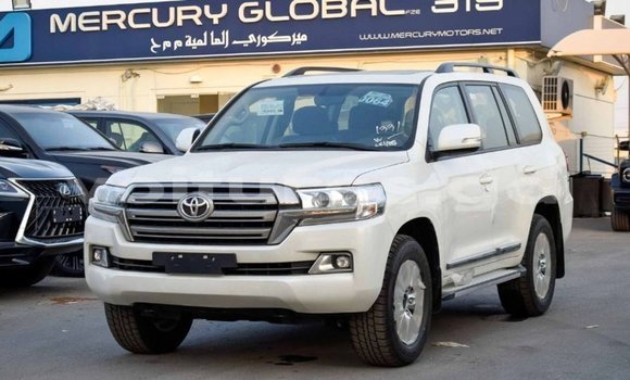 Acheter Import Voiture Toyota Land Cruiser Blanc à Import - Dubai, Estuaire Acheter Import Voiture Toyota Land Cruiser Blanc à Import - Dubai, Estuaire