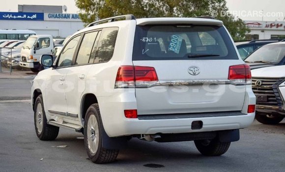 Acheter Import Voiture Toyota Land Cruiser Blanc à Import - Dubai, Estuaire Acheter Import Voiture Toyota Land Cruiser Blanc à Import - Dubai, Estuaire