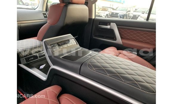 Acheter Import Voiture Toyota Land Cruiser Noir à Import - Dubai, Estuaire Acheter Import Voiture Toyota Land Cruiser Noir à Import - Dubai, Estuaire