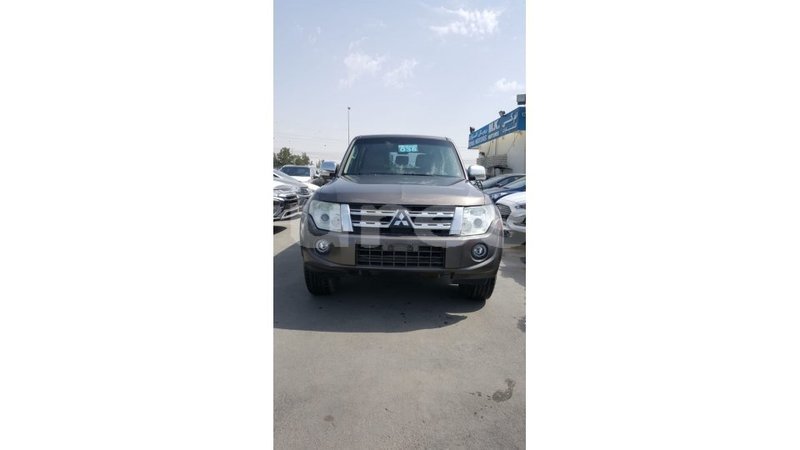 Big with watermark mitsubishi pajero estuaire import dubai 5989