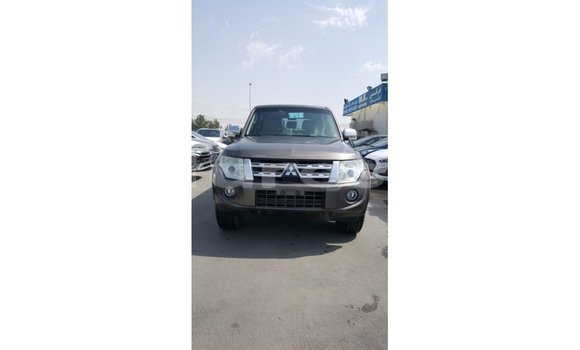 Acheter Import Voiture Mitsubishi Pajero Marron à Import - Dubai, Estuaire Acheter Import Voiture Mitsubishi Pajero Marron à Import - Dubai, Estuaire