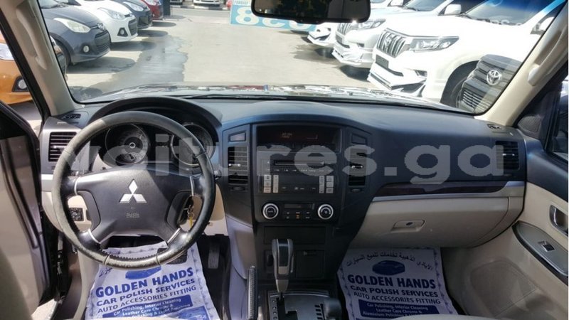 Big with watermark mitsubishi pajero estuaire import dubai 5989