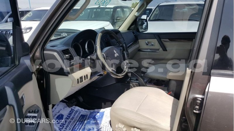 Big with watermark mitsubishi pajero estuaire import dubai 5989