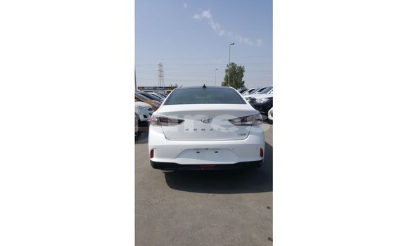 Acheter Import Voiture Hyundai Sonata Blanc à Import - Dubai, Estuaire Acheter Import Voiture Hyundai Sonata Blanc à Import - Dubai, Estuaire