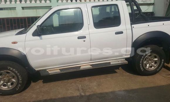 Acheter Occasion Voiture Nissan Hardbody Blanc à Libreville, Estuaire Acheter Occasion Voiture Nissan Hardbody Blanc à Libreville, Estuaire