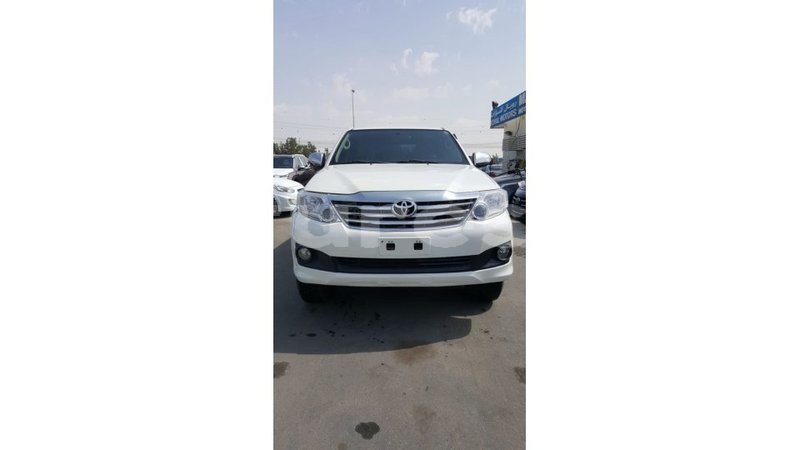 Big with watermark toyota fortuner estuaire import dubai 5991