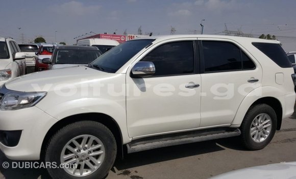 Acheter Import Voiture Toyota Fortuner Blanc à Import - Dubai, Estuaire Acheter Import Voiture Toyota Fortuner Blanc à Import - Dubai, Estuaire