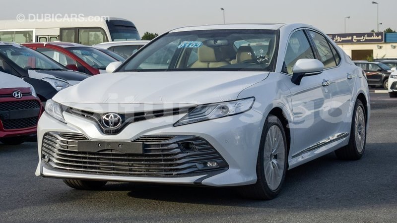 Big with watermark toyota camry estuaire import dubai 5994