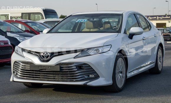 Acheter Import Voiture Toyota Camry Blanc à Import - Dubai, Estuaire Acheter Import Voiture Toyota Camry Blanc à Import - Dubai, Estuaire