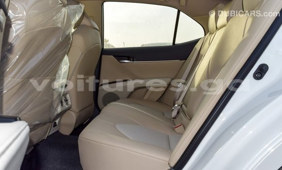 Acheter Import Voiture Toyota Camry Blanc à Import - Dubai, Estuaire Acheter Import Voiture Toyota Camry Blanc à Import - Dubai, Estuaire