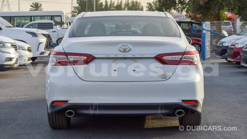 Big with watermark toyota camry estuaire import dubai 5994