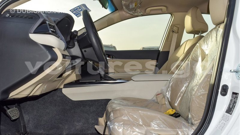 Big with watermark toyota camry estuaire import dubai 5995