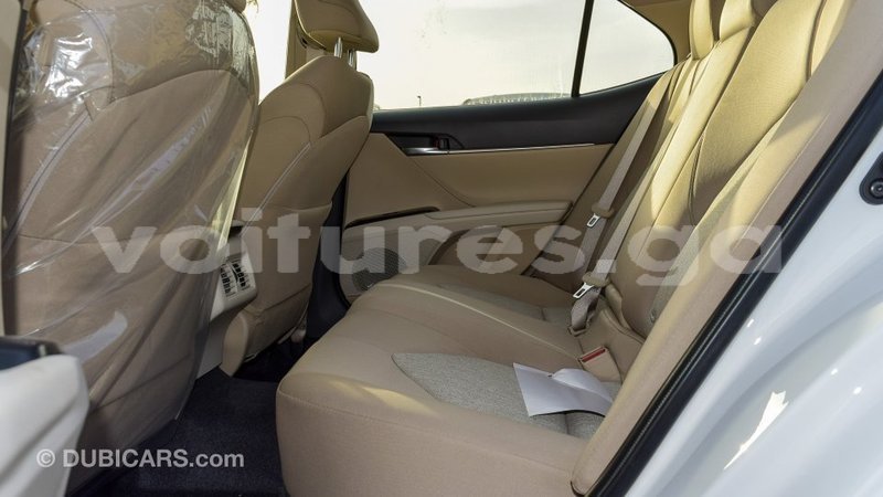 Big with watermark toyota camry estuaire import dubai 5995