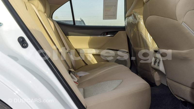 Big with watermark toyota camry estuary import dubai 5995