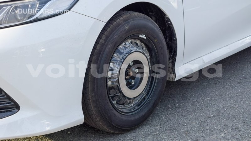 Big with watermark toyota camry estuaire import dubai 5995