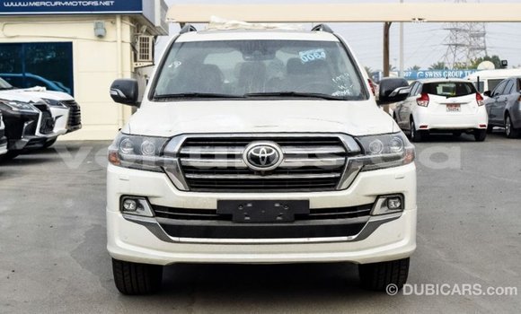 Acheter Import Voiture Toyota Land Cruiser Blanc à Import - Dubai, Estuaire Acheter Import Voiture Toyota Land Cruiser Blanc à Import - Dubai, Estuaire