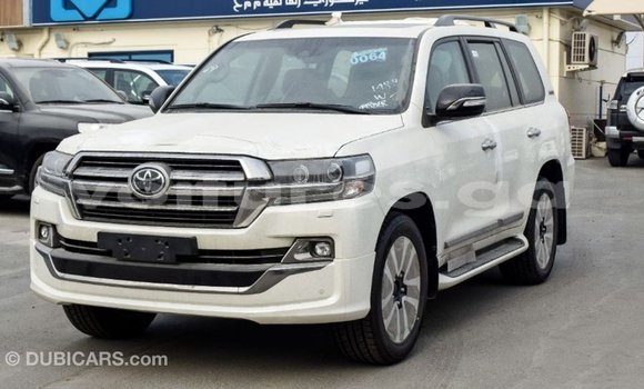 Acheter Import Voiture Toyota Land Cruiser Blanc à Import - Dubai, Estuaire Acheter Import Voiture Toyota Land Cruiser Blanc à Import - Dubai, Estuaire