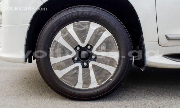 Acheter Import Voiture Toyota Land Cruiser Blanc à Import - Dubai, Estuaire Acheter Import Voiture Toyota Land Cruiser Blanc à Import - Dubai, Estuaire