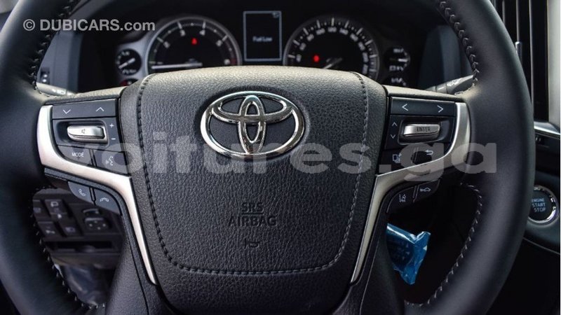 Big with watermark toyota land cruiser estuaire import dubai 5996