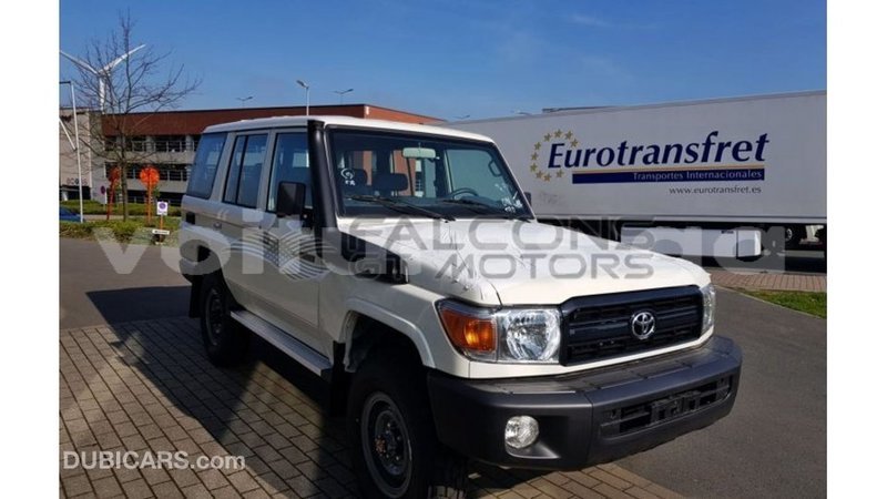 Big with watermark toyota land cruiser estuaire import dubai 5999