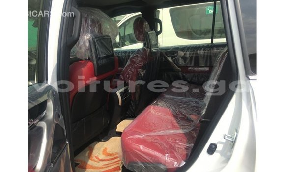 Acheter Import Voiture Lexus GX Blanc à Import - Dubai, Estuaire Acheter Import Voiture Lexus GX Blanc à Import - Dubai, Estuaire